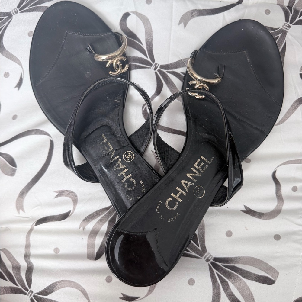 CHANEL Black Patent Leather Slide Sandals - Picture 12 of 12